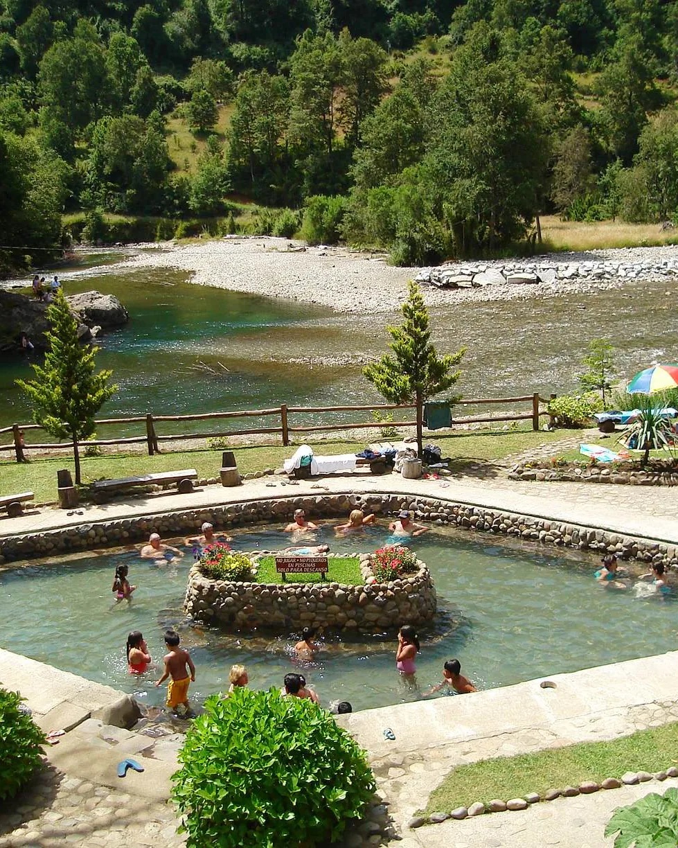 A thermal pool beside the river at Huife